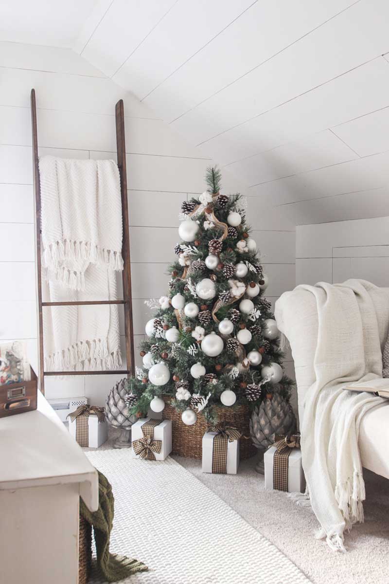 Christmas Bedroom Decor