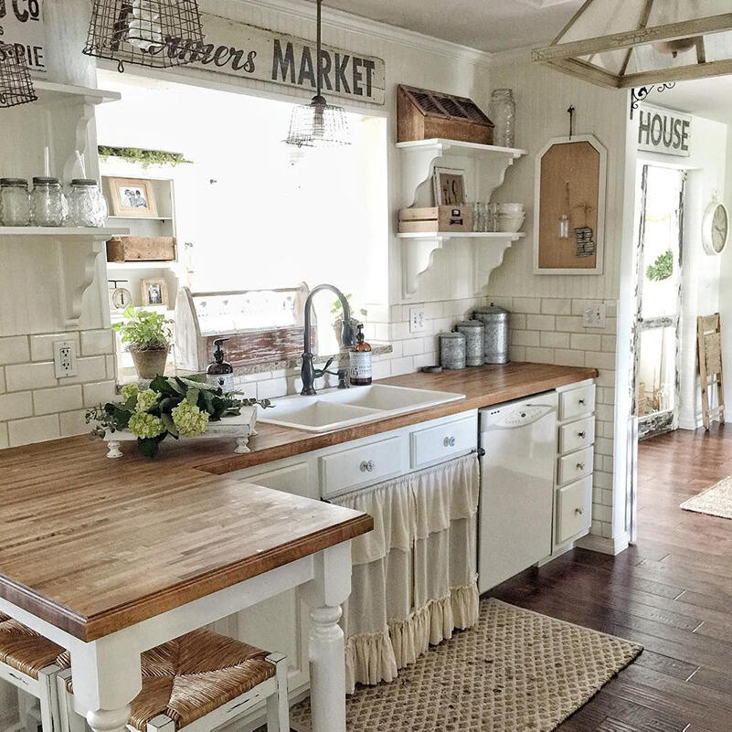 Farmhouse kitchen decor 